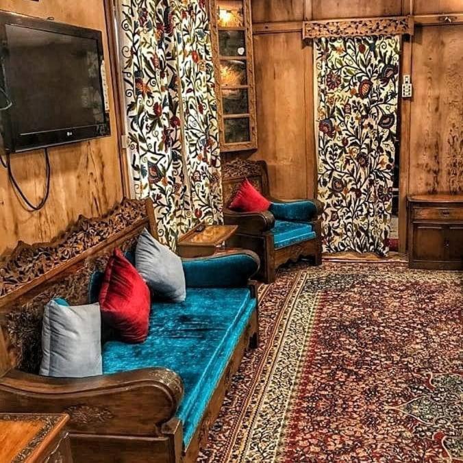 Lake Victoria Houseboats Bed and Breakfast Srīnagar Buitenkant foto